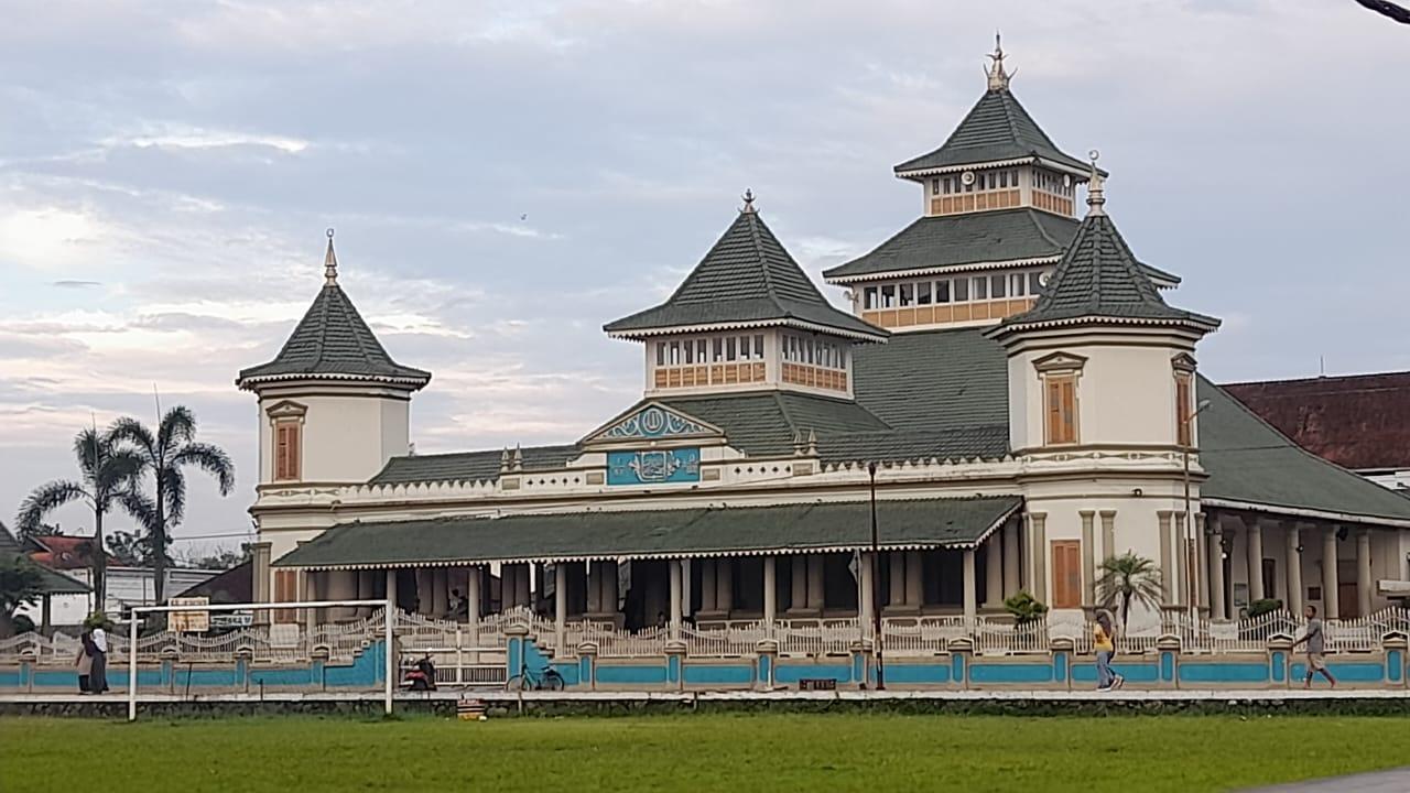 Jadwal Sholat Hari Ini di Kabupaten Tasikmalaya, Minggu 10 Agustus 2025