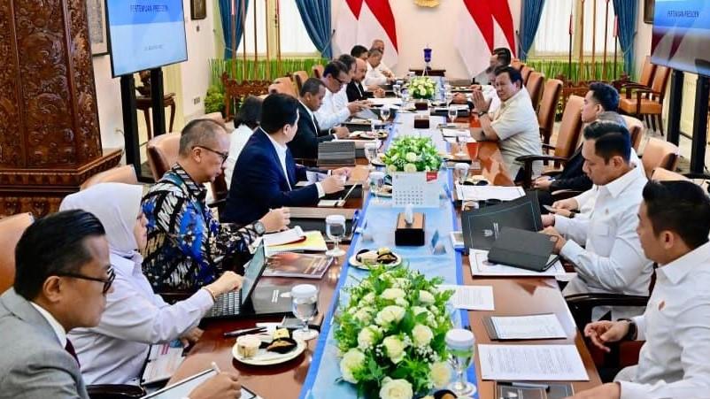 5.700 Desa dan 4.400 Dusun Siap Teraliri Listrik, Prabowo Tegaskan Komitmen Pemerataan Energi