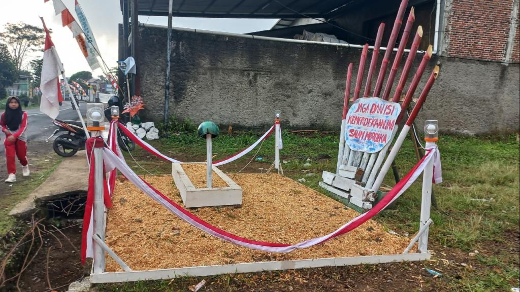 Ada Makam Misterius di Bahu Jalan Raya Garut-Tasikmalaya, Kok Bisa ?
