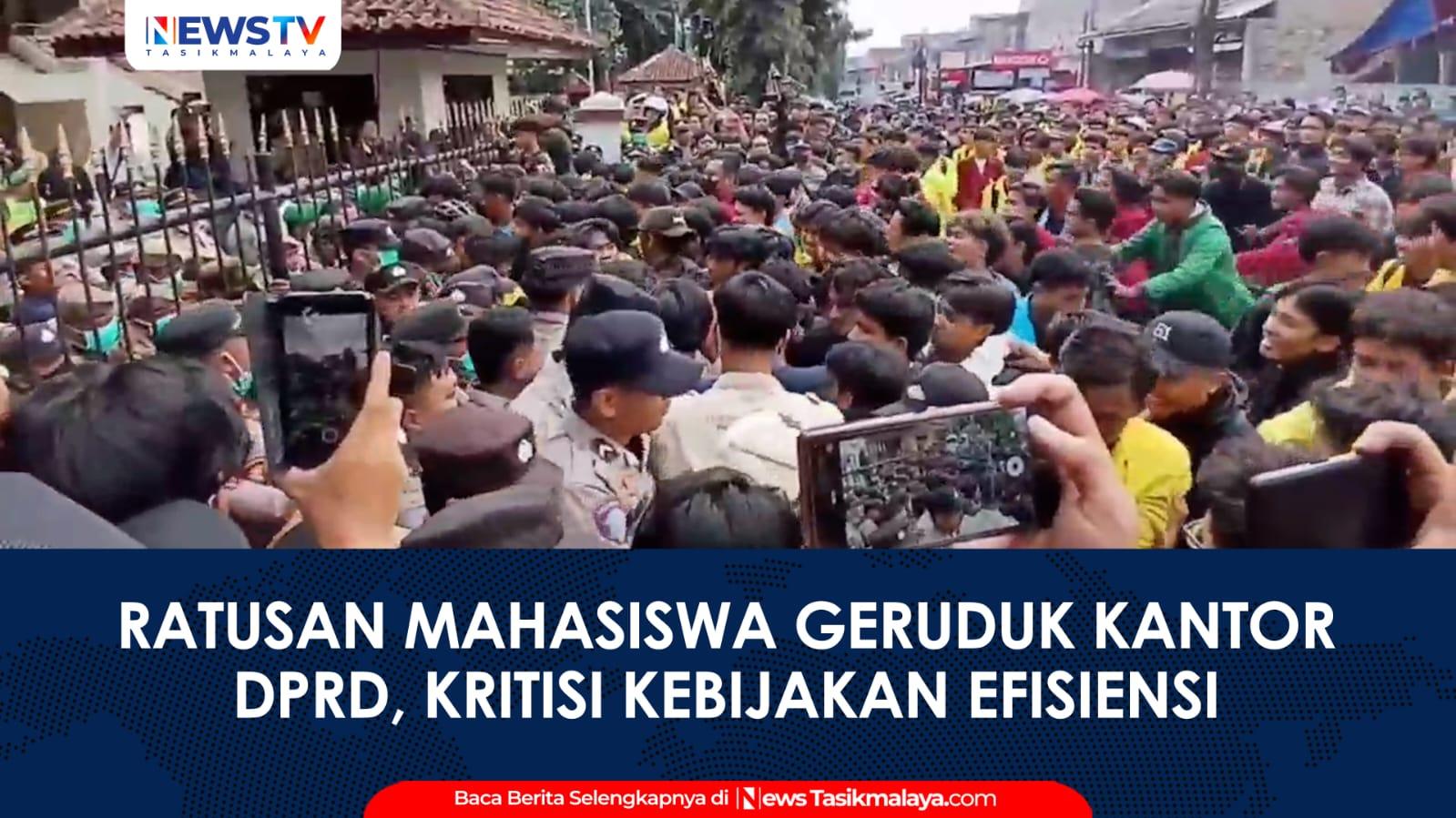 VIDEO: Aksi Massa Indonesia Gelap, Ratusan Mahasiswa Tasikmalaya Geruduk Kantor DPRD