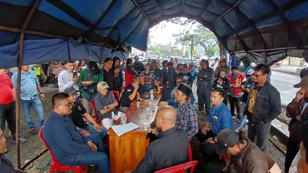 Aliansi Masyarakat Menggugat Tuntut Transparansi Bawaslu di Pilkada Kota Tasikmalaya