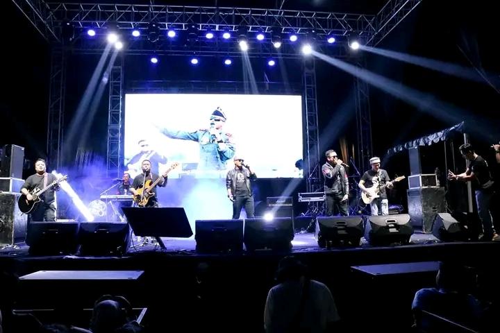 Band Perisai Langit Lanud Wiriadinata Guncang Satas Vaganza dalam Perayaan HUT SMA Negeri 1 Tasikmalaya