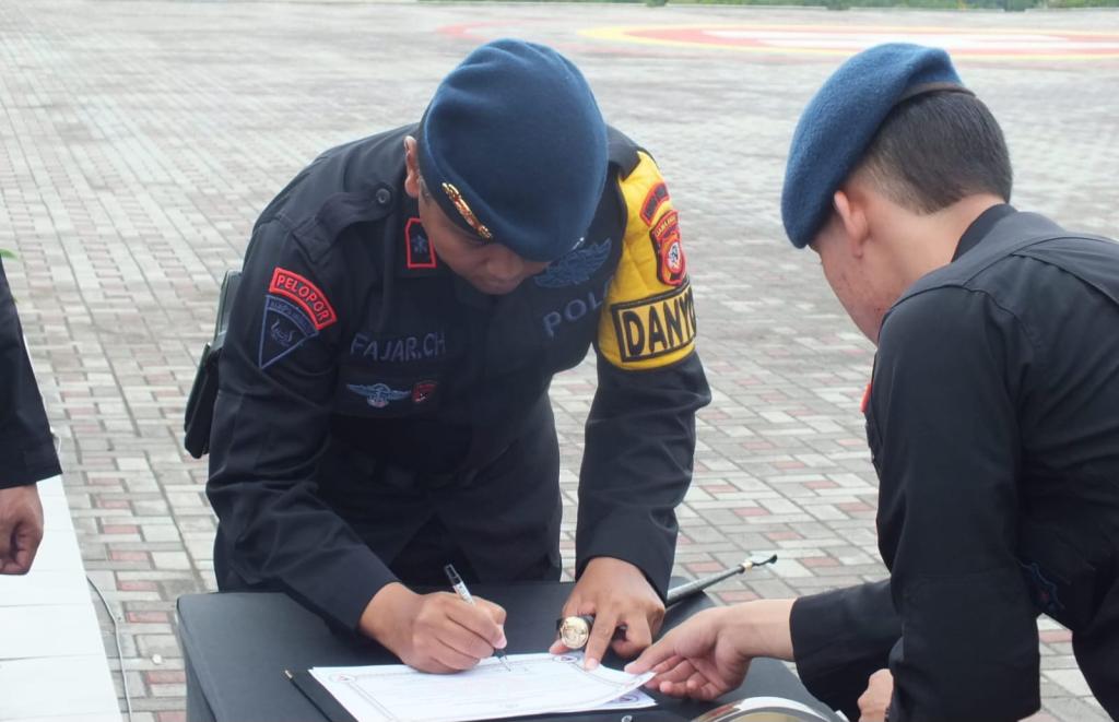 Batalyon D Pelopor Satbrimob Polda Jabar Tanda Tangani Fakta Integritas Anti-Narkoba