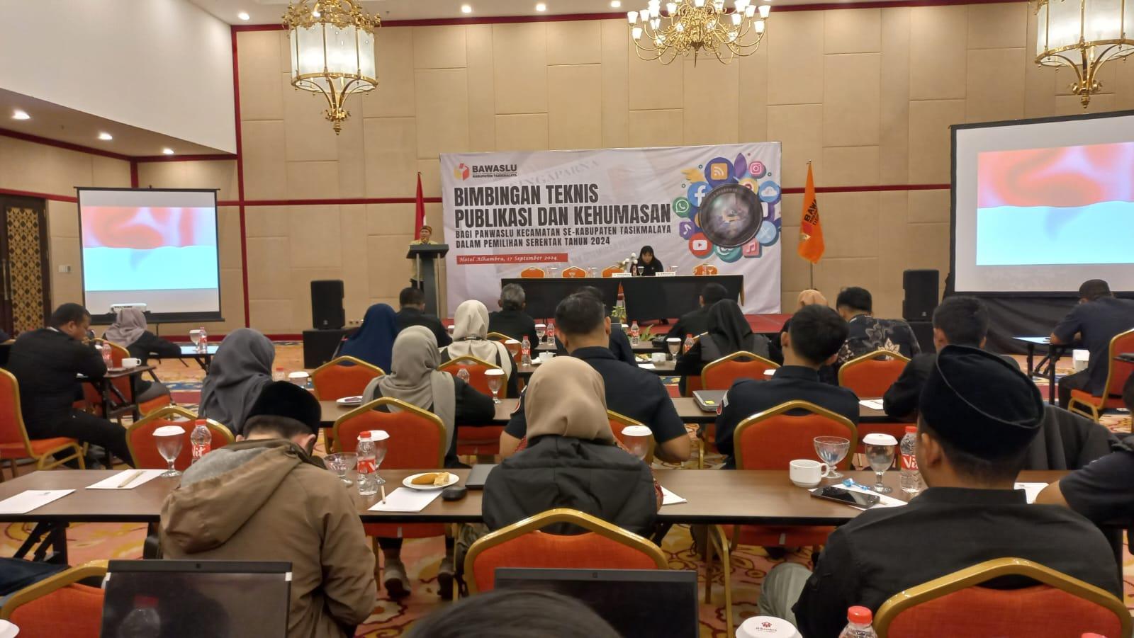 Bawaslu Kabupaten Tasikmalaya Adakan Pelatihan Kehumasan untuk Panwascam