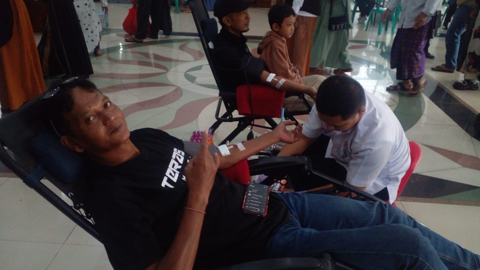 Cegah Kelangkaan Stok Darah di Bulan Ramadhan, Doervoer 100% dan Hamidu Gelar Donor Darah