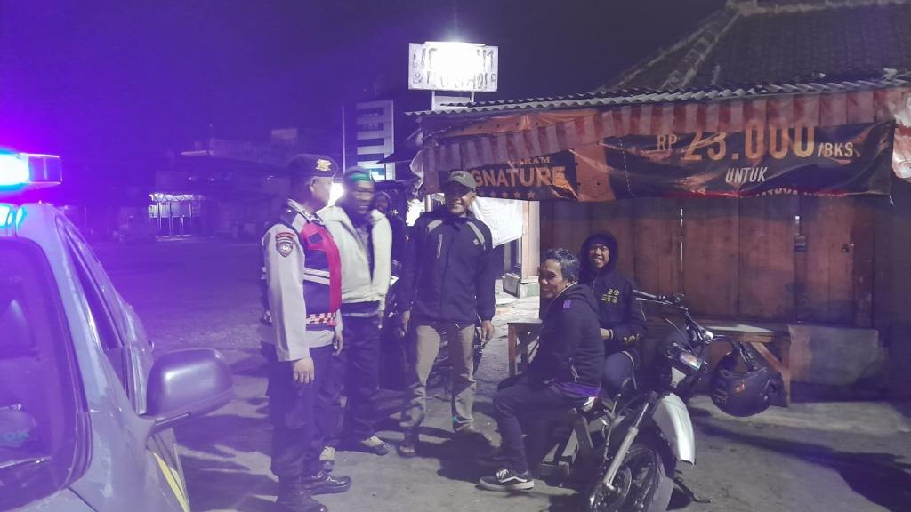 Blue Light Patrol Bhabinkamtibmas Polsek Singaparna Sambangi Pangkalan Ojek