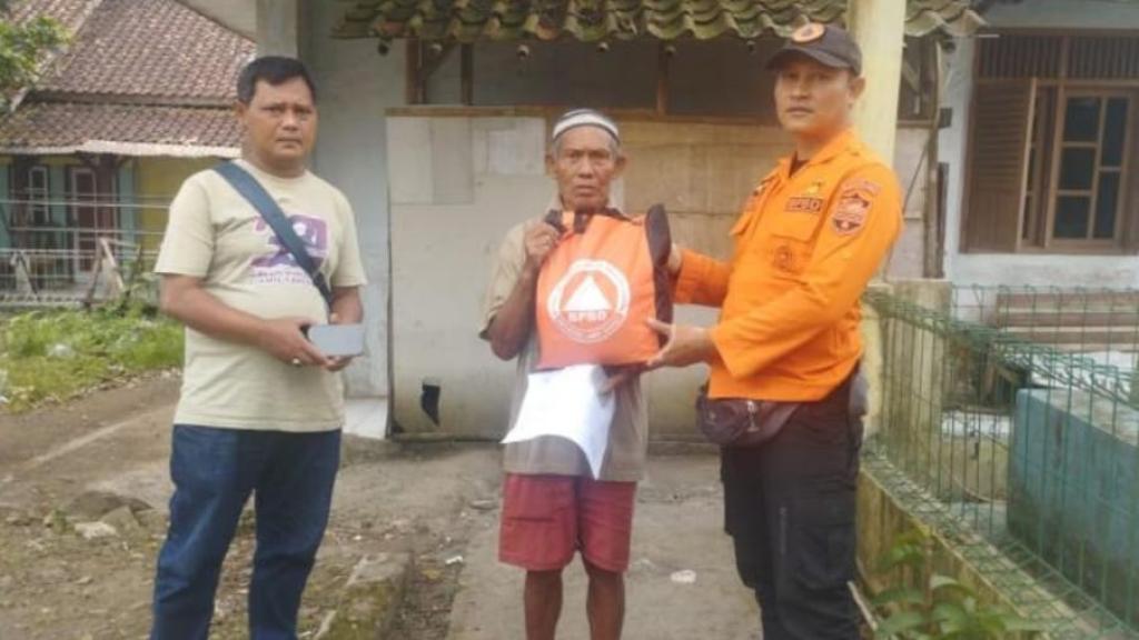 BPBD Ciamis Salurkan Bantuan kepada Warga Terdampak Cuaca Ekstrem