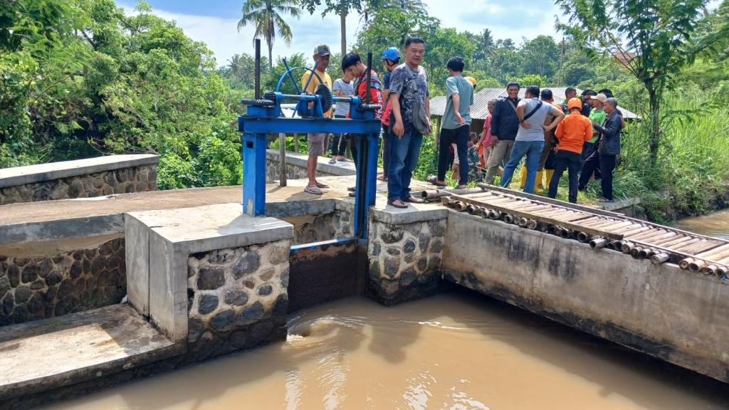 BREAKING NEWS! Tiga Pelajar di Tasikmalaya Tersedot Pintu Air Irigasi, Satu Dinyatakan Hilang
