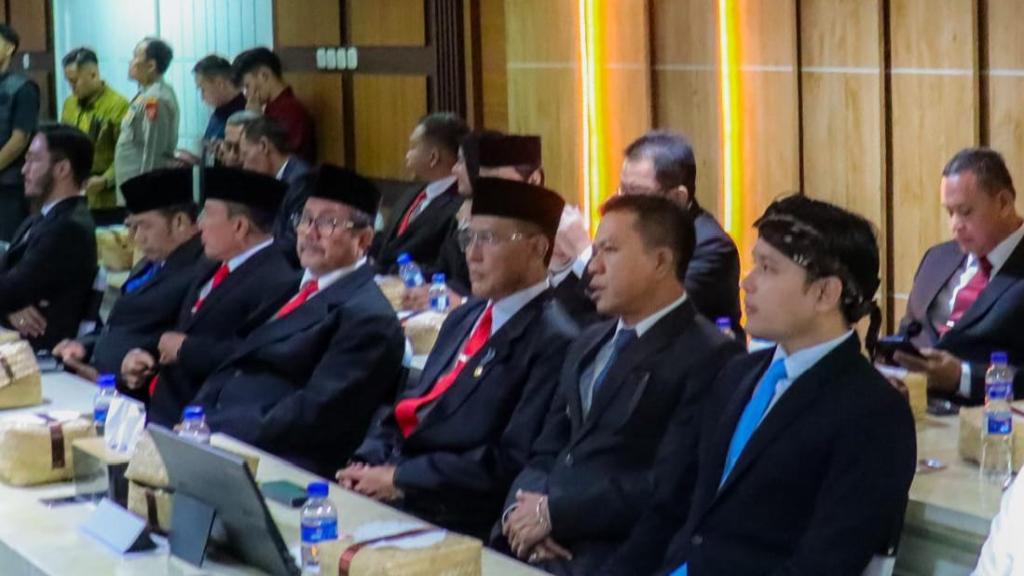 Bupati Ciamis Hadiri Sertijab Gubernur Jabar dan Rapat Paripurna DPRD