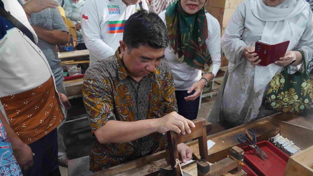 Bupati Garut Lirik Model Industri Tembakau Kudus untuk Dorong Kesejahteraan Petani