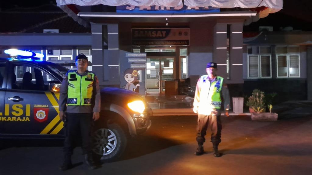 Cegah Gangguan Kamtibmas, Polsek Sukaraja Tasikmalaya Patroli KRYD di Kantor Samsat