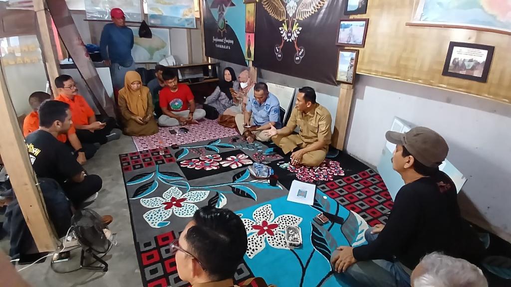 Cheka Virgowansyah Optimis Tiga Pendaki Tasikmalaya yang Hilang Kontak di Gunung Balease Masih Bertahan