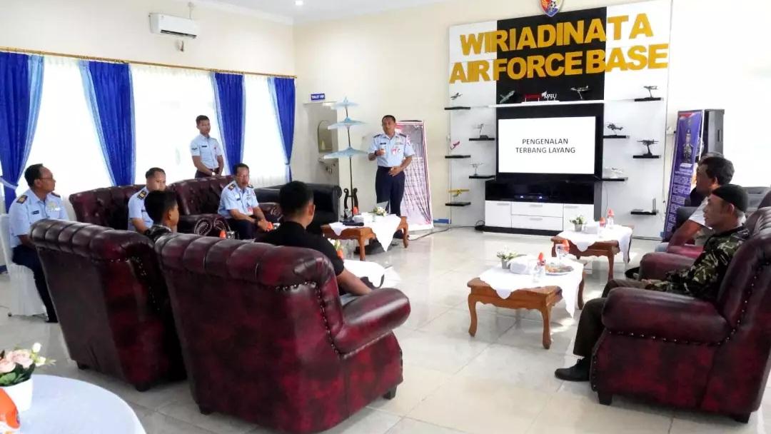 Danlanud Wiriadinata Bekali Calon Peserta Diklat Terbang Layang Fasida Tasikmalaya