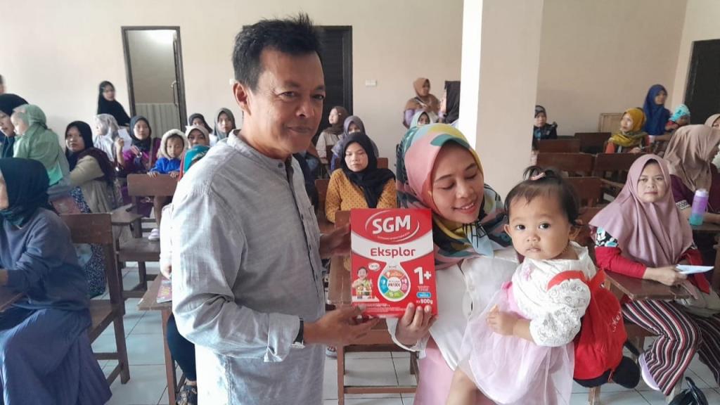 Desa Cijulang Ciamis Salurkan Bantuan Makanan Tambahan untuk Dukung Zero Stunting