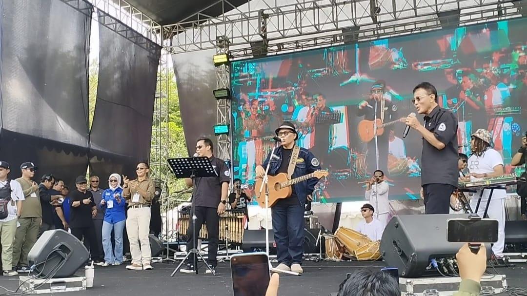 Doel Sumbang Guncang Kampanye Akbar Herdiat-Yana, Ribuan Warga Terpukau