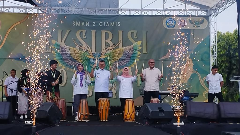 Eksibisi Doea SMAN 2 Ciamis: Pj. Bupati Apresiasi Kreativitas Siswa