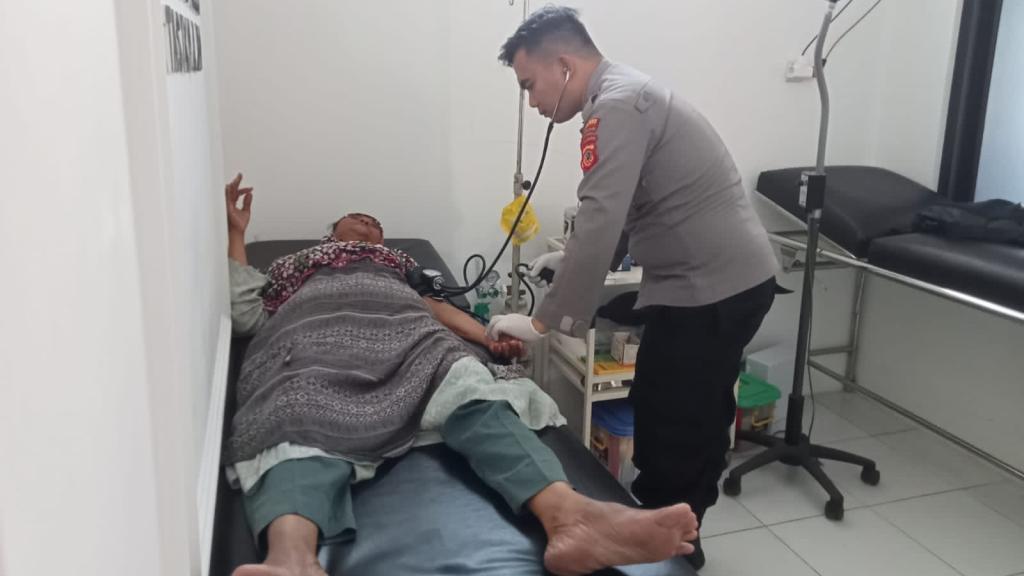 Geger di Alun-Alun Singaparna, Nenek Tiba-Tiba Pingsan Saat Tunggu Keluarga Berbelanja