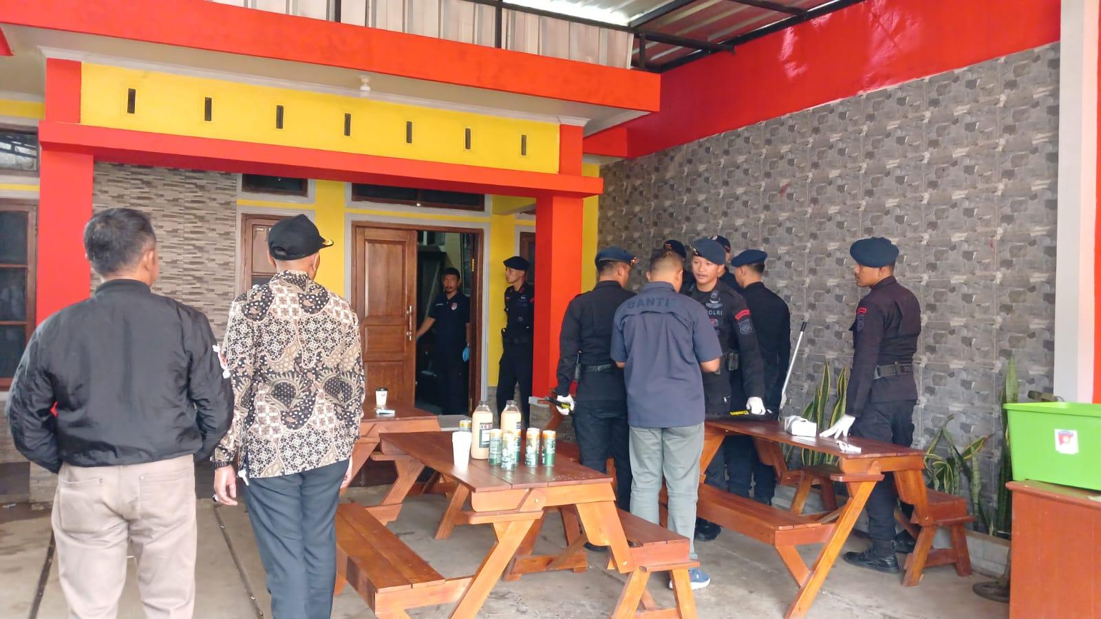 Rumah Pelaku Penganiayan Terhadap Kakak Kandung di Ciawi Tasikmalaya Digeledah Tim Gabungan, Polisi Temukan Ini