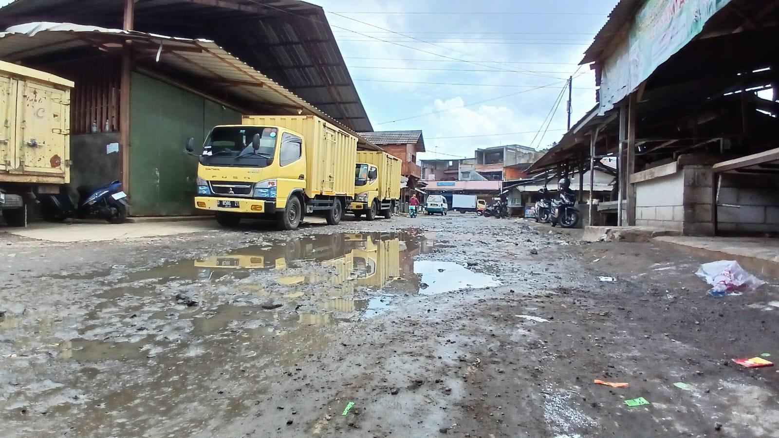 Harapan Pedagang di Pasar Cikurubuk Tasikmalaya untuk Calon Walikota 2024: Perbaikan Akses Jalan dan Penanganan Sampah