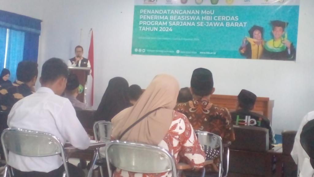 HBI Peduli Bagikan Beasiswa untuk Mahasiswa dari Keluarga Tak Mampu di Ciamis