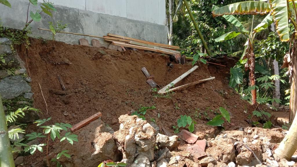 Hujan Deras Disertai Angin Kencang Picu Bencana di 11 Lokasi di Ciamis