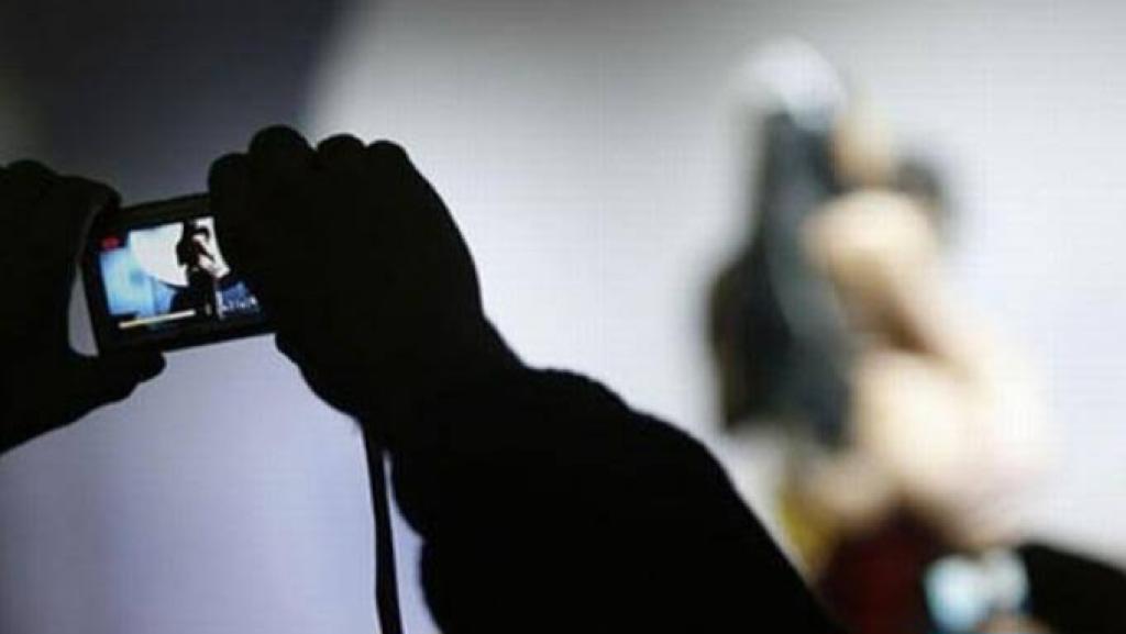 Pasutri Muda di Pangandaran Nekat Live Streaming “Begituan” Demi Saweran