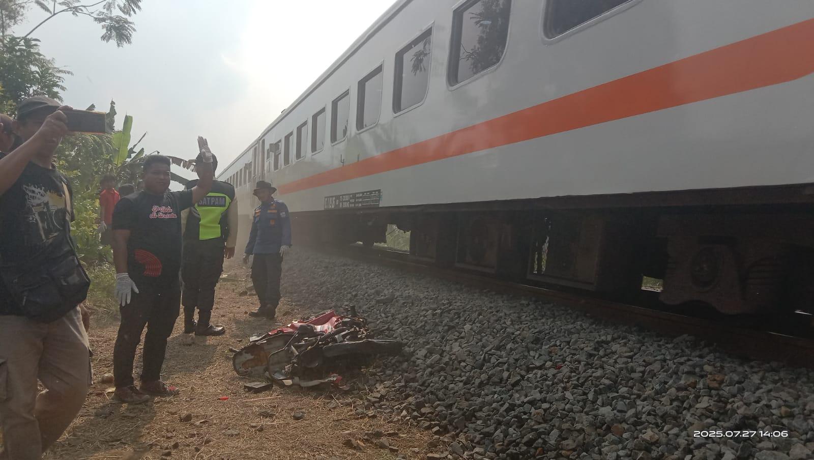 Imam Masjid Tewas Tertabrak Kereta di Banjar, Warga Soroti Perlintasan Tanpa Palang