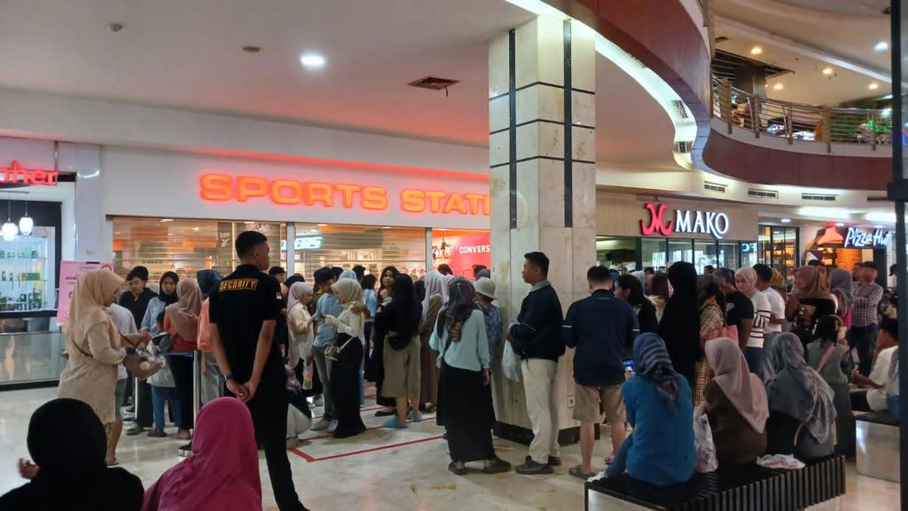 Antusiasme Tinggi di Hari Terakhir Promo Buy 1 Get 1 Free Sports Station Plaza Asia Tasikmalaya