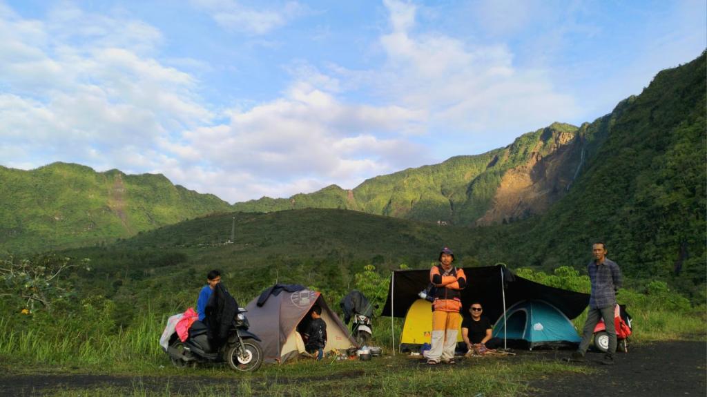 Menikmati Keindahan Wisata Alam Pasir Datar di Kaki Gunung Galunggung Tasikmalaya