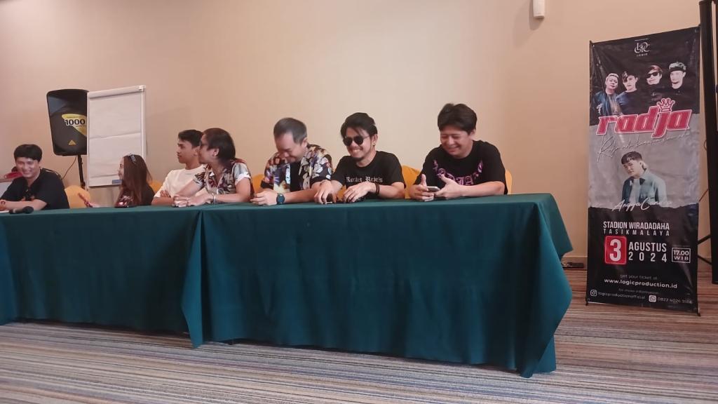 Malam Ini, Radja Band dan Angga Candra Konser di Stadion Wiradadaha Tasikmalaya