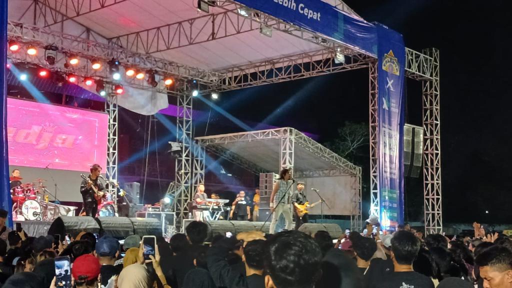 Konser Pustaka Talenta di Tasikmalaya: Angga Candra Gagal Manggung, Radja Minta Tambahan Waktu hingga Kerumunan Halangi Penonton VIP
