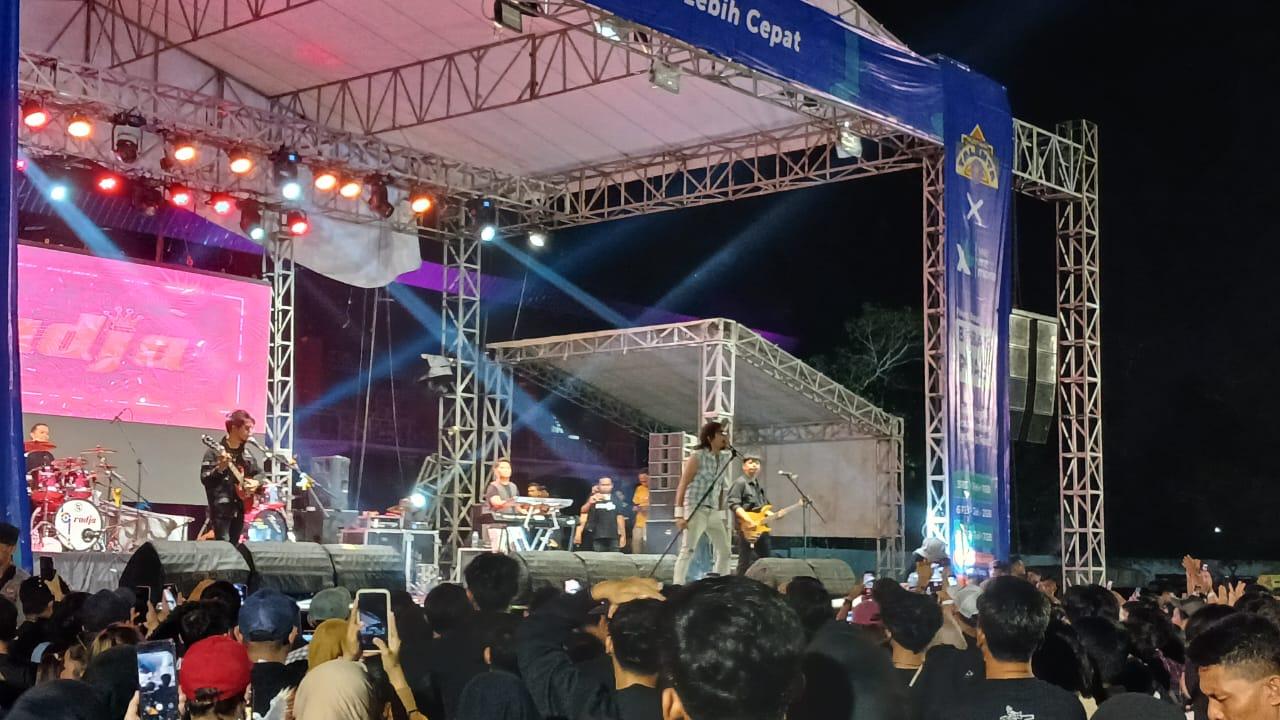 Konser Pustaka Talenta di Tasikmalaya: Angga Candra Gagal Manggung, Radja Minta Tambahan Waktu hingga Kerumunan Halangi Penonton VIP