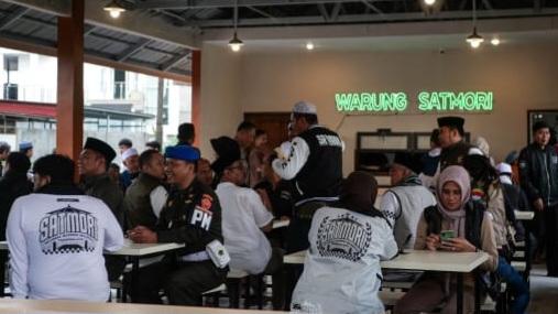 Baru Dua Hari Beroperasi, Warung Makan Murah Satmori Tasikmalaya Ramai Dikunjungi Pembeli