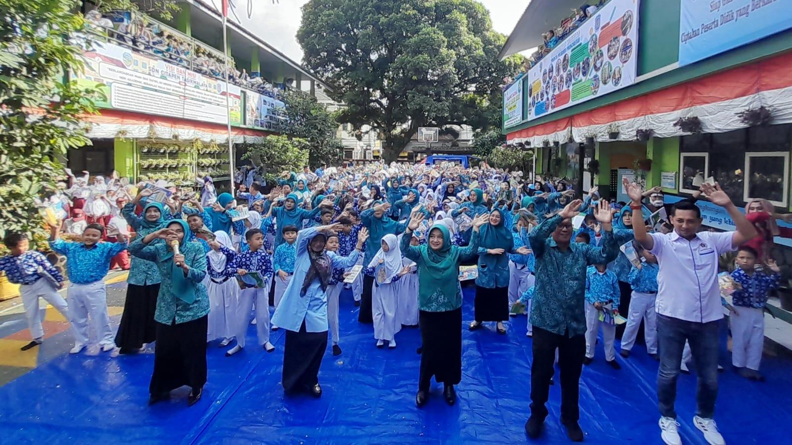 TP PKK Kota Tasikmalaya Dorong Budaya Membaca di SDN Citapen Melalui Gelari Pelangi