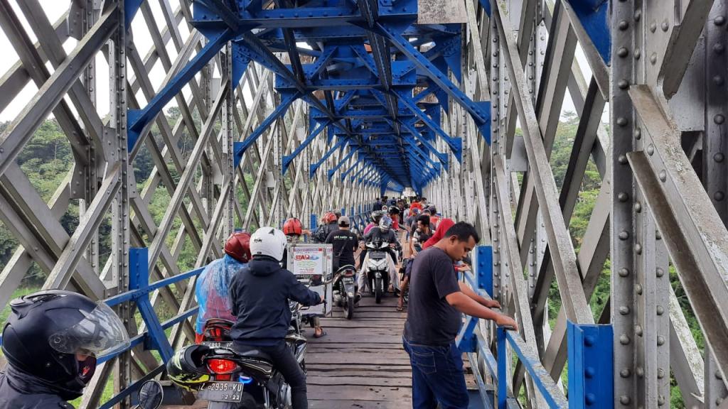 Keindahan Jembatan Cirahong Penghubung Ciamis-Tasikmalaya yang Kerap Dijadikan Lokasi Bunuh Diri