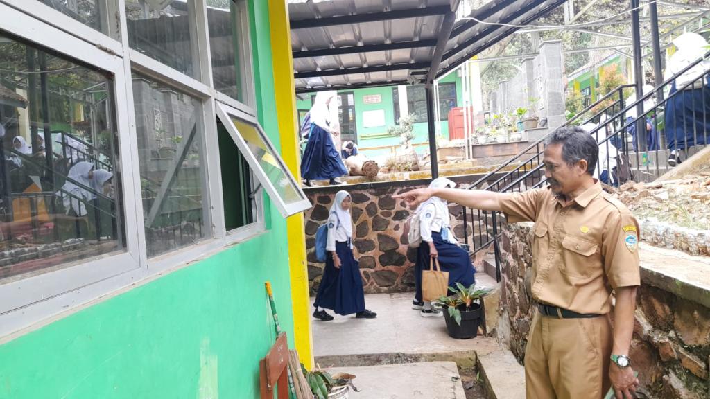 50 Laptop dan Proyektor di SMPN 20 Tasikmalaya Raib Digondol Maling
