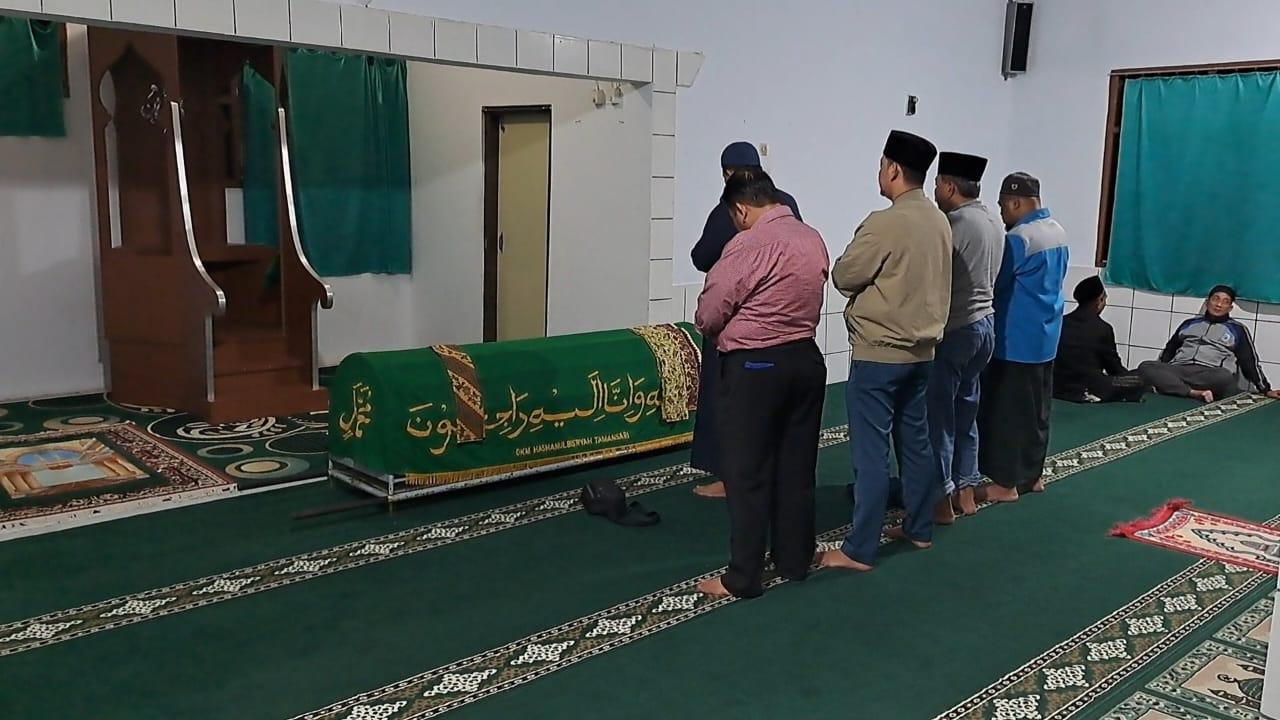 Rektor Unper Tasikmalaya Hadiri Shalat Jenazah Mahasiswa Baru Tewas Tertimpa Reruntuhan Gedung