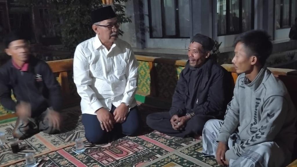 Ivan Dicksan Sambangi Korban Kebakaran di Cidahu Tamansari, Berikan Bantuan dan Imbau Kewaspadaan