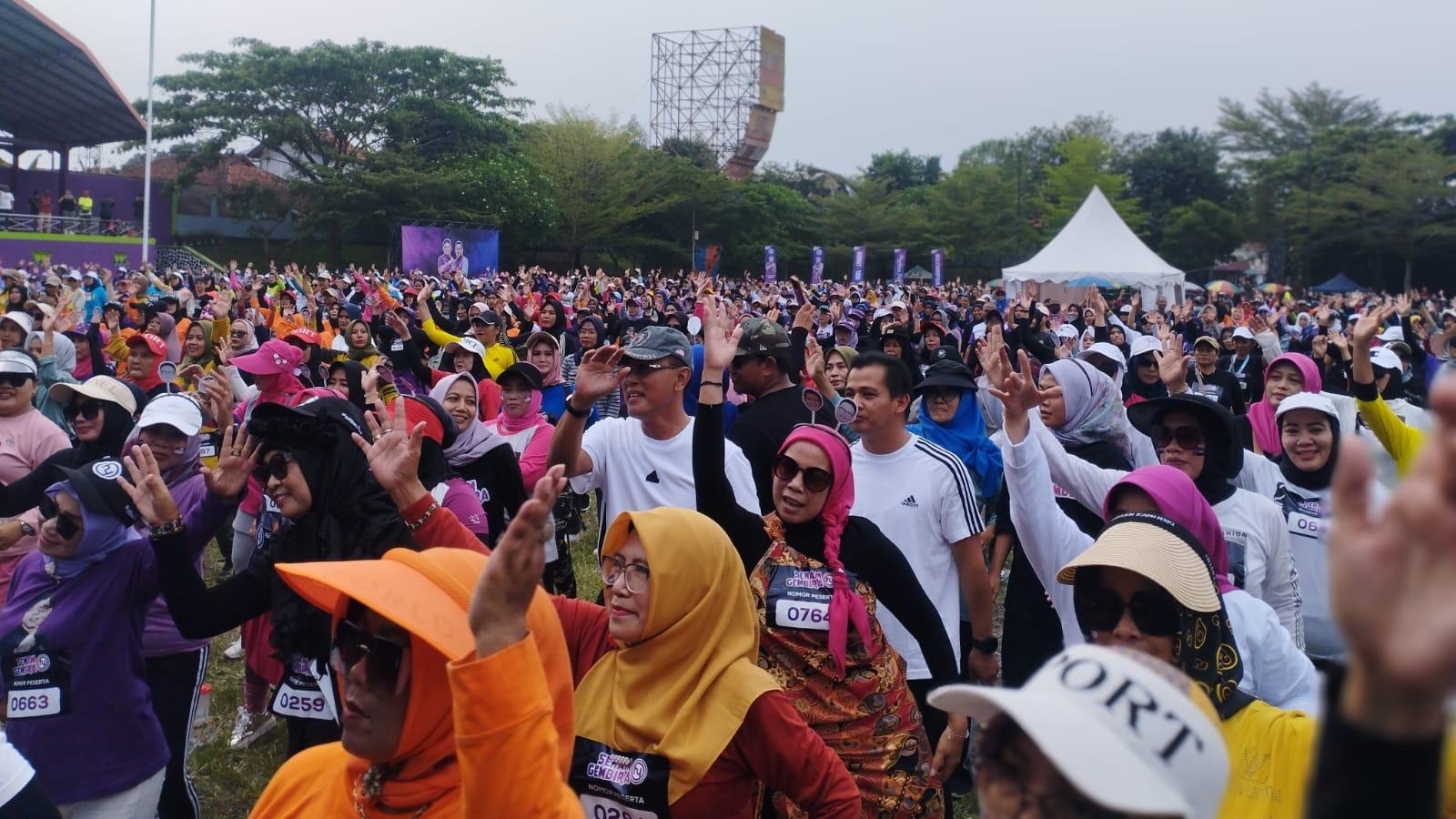 Ribuan Warga Meriahkan Senam Gembira HY di Taman Lokasana Ciamis