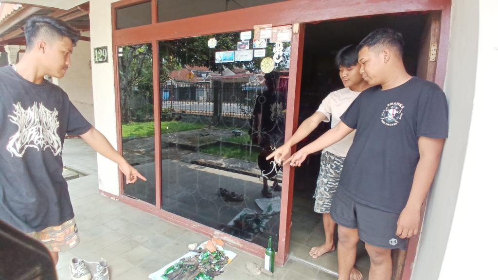Kesaksian Korban yang Rumahnya Dirusak Gerombolan Motor dengan Botol Miras di Mangkubumi Tasikmalaya