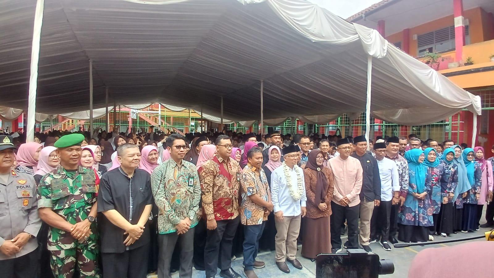 Nostalgia Wakil Menteri Dikdasmen RI Atif Latipulhayat di SMPN 4 Tasikmalaya: Saya Alumni Sekolah Ini