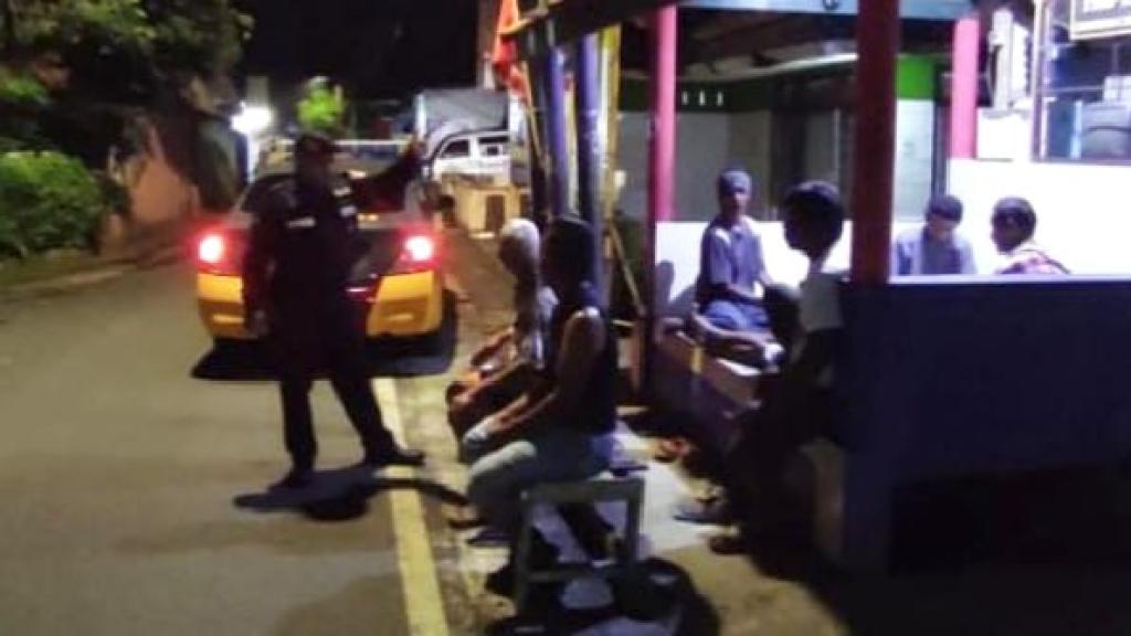 Antisipasi Kriminalitas, Polres Ciamis Sambangi Warga di Pos Ronda