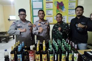 Razia Pekat Jaga Kondusivitas, Polsek Mangkubumi Sita Puluhan Botol Miras