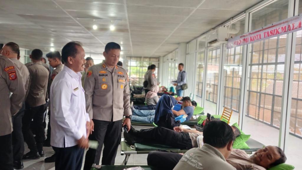 Setetes Darah, Sejuta Harapan: Polres Tasikmalaya Kota Gelar Donor Darah Superhero Ramadan