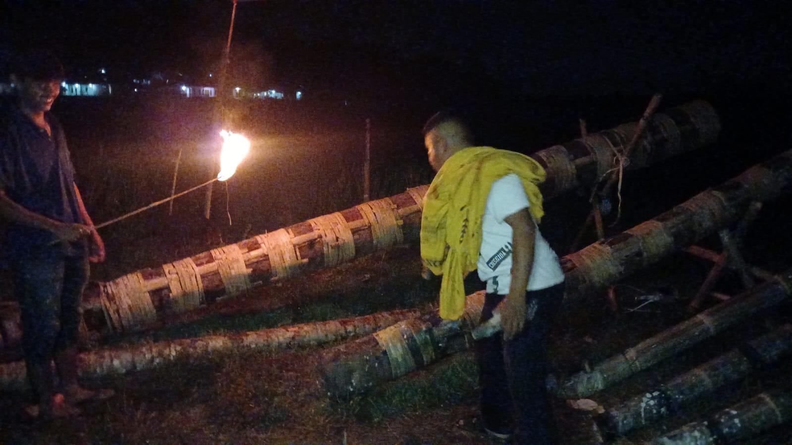 Tradisi Perang Lodong di Kampung Pasanggrahan Tasikmalaya, Meriahkan Malam Takbiran dengan Dentuman Meriam Bambu