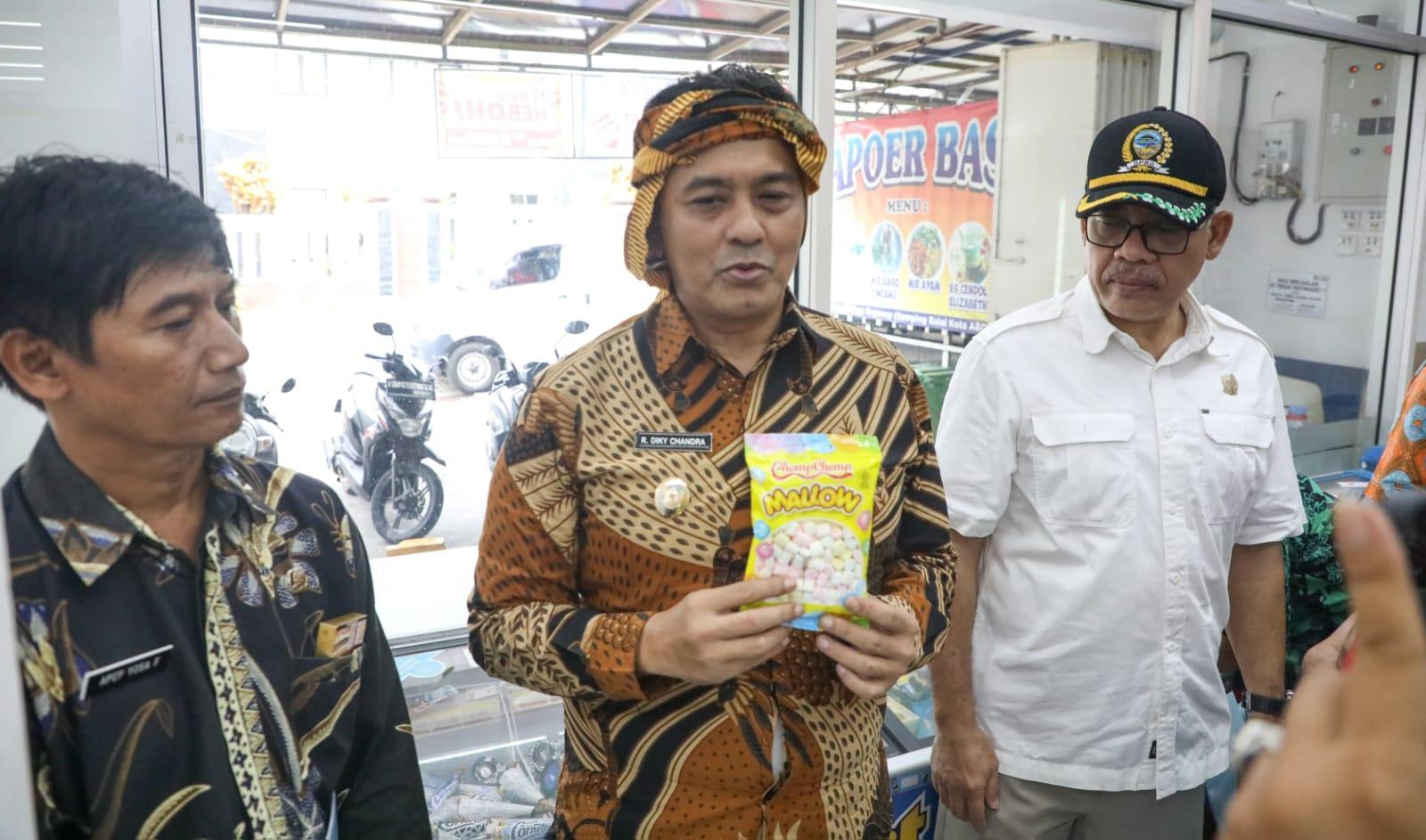 Minimarket di Kota Tasikmalaya Disidak, Ditemukan Produk Berunsur Babi Masih Terpajang Meski Berlabel Halal