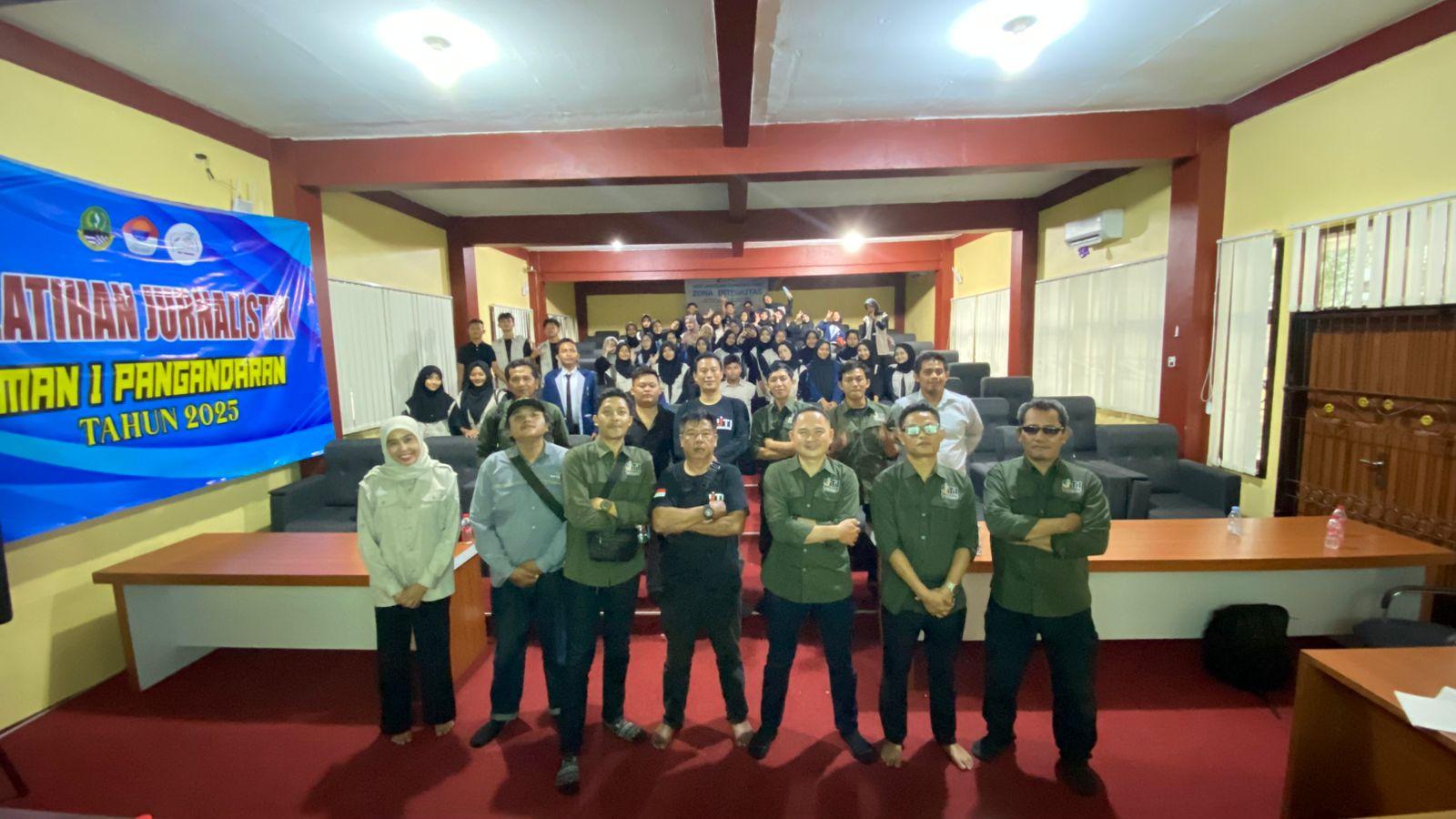 Pelatihan Jurnalistik di SMAN 1 Pangandaran Disambut Antusias, IJTI Galuh Raya Bekali Siswa Hadapi Era Digital