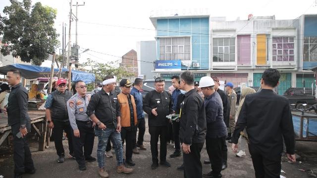 Bupati Garut Tinjau Pasar Guntur, Fokus Tertibkan PKL dan Benahi Infrastruktur