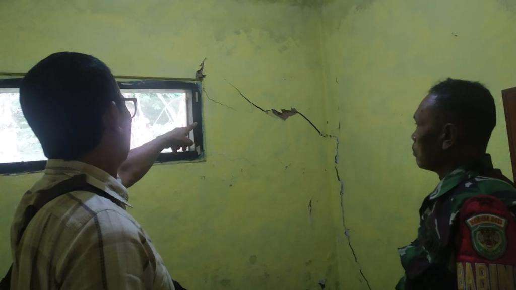 Belasan Rumah di Kampung Panyaweran Talagasari Ciamis Terdampak Pergeseran Tanah Akibat Hujan Deras