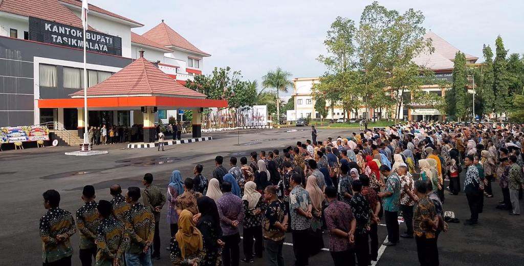 Usai Dilantik, Bupati dan Wakil Bupati Tasikmalaya Teken Tiga Perbup Baru: Soal Jam Kerja ASN, Salat Berjamaah dan Kebersihan